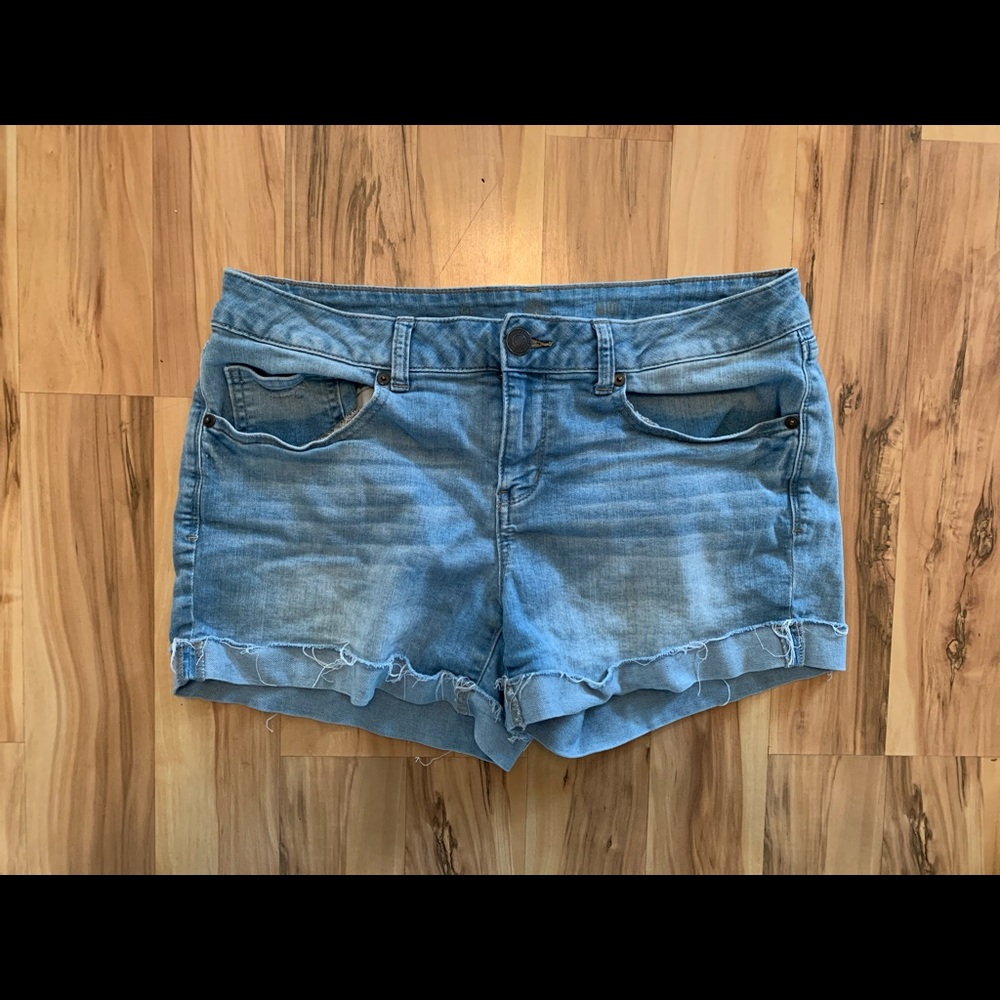 SO Midi Short, Size 13.